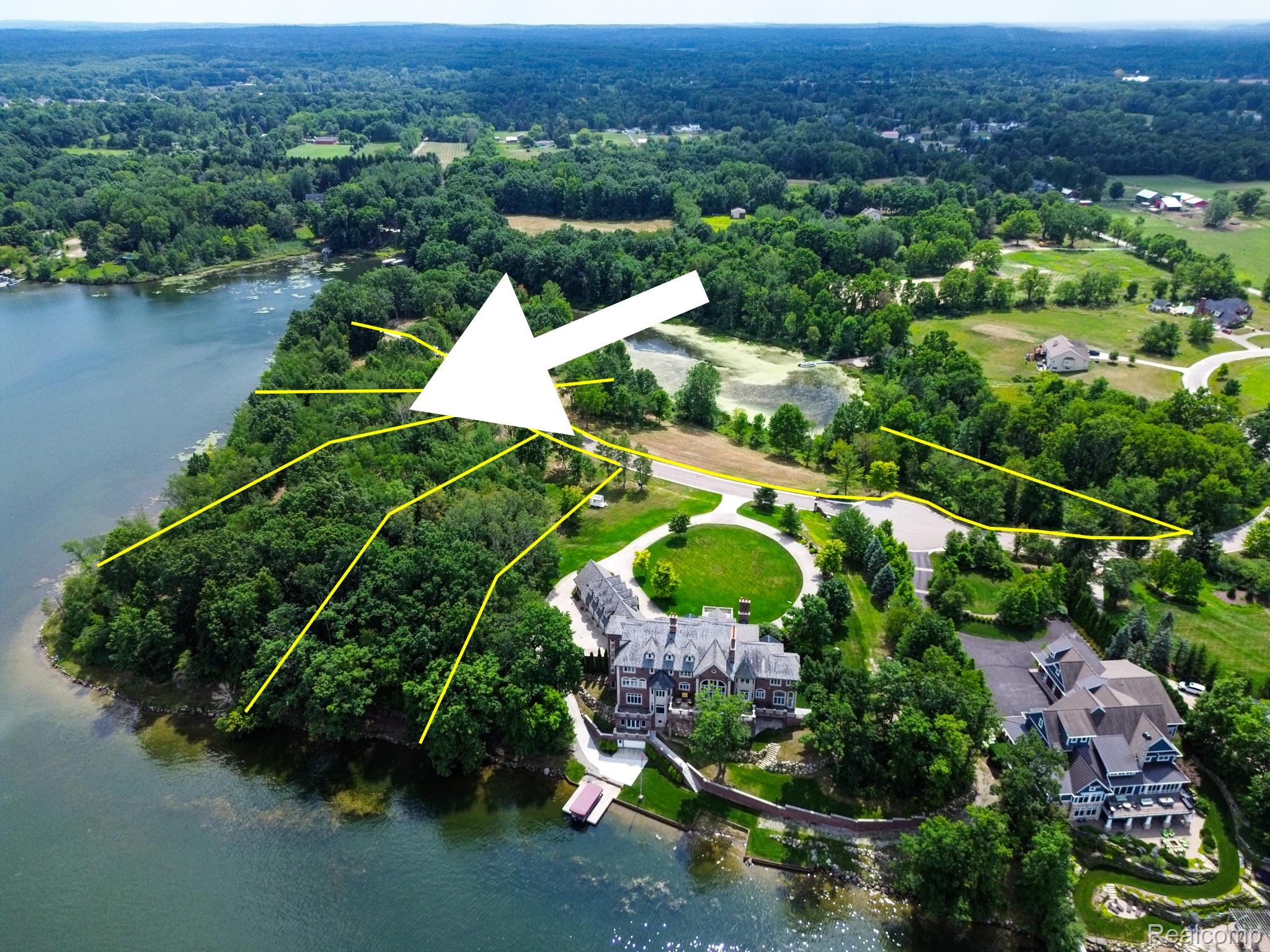 00004 Lakeshore Drive