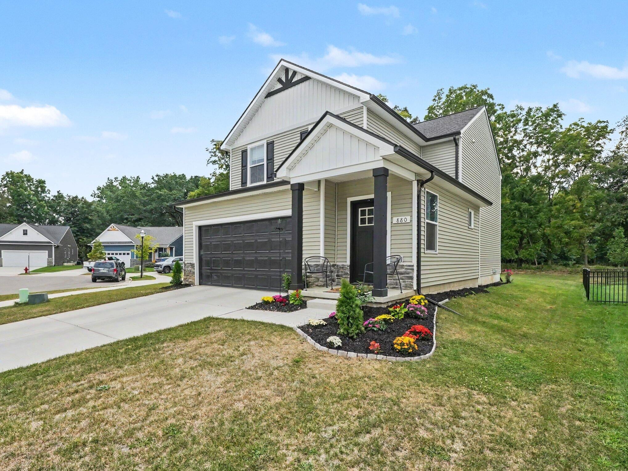 880 Machnik Drive