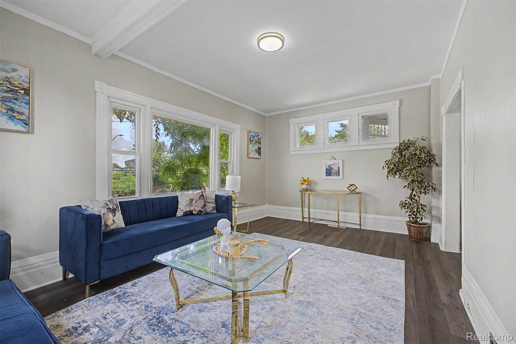 725 Eureka Road
