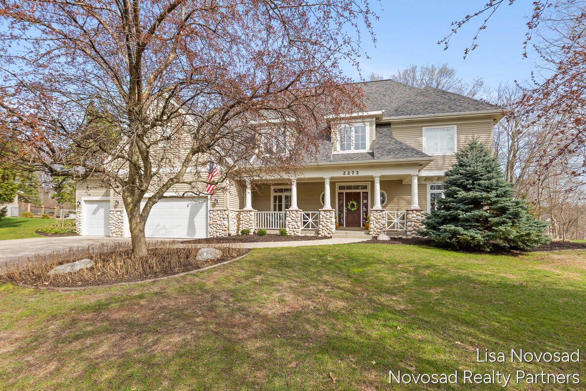 2272 Cascade Lakes Circle SE