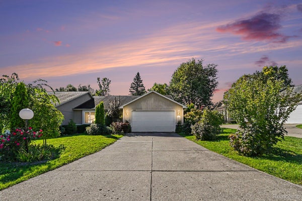 5566 HICKORY CIR, FLUSHING, MI 48433 - Image 07b2bd03451c45dbe34afcf689cd7bfd/1797185400