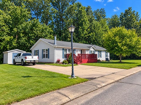 Photo of 30007 Meadow LN, Gibraltar City, MI 48173 (MLS # 20261071735)