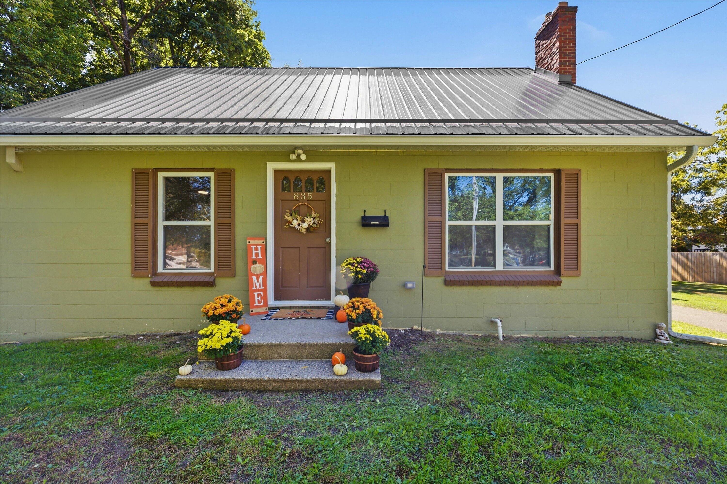 835 W Silver Lake Road
