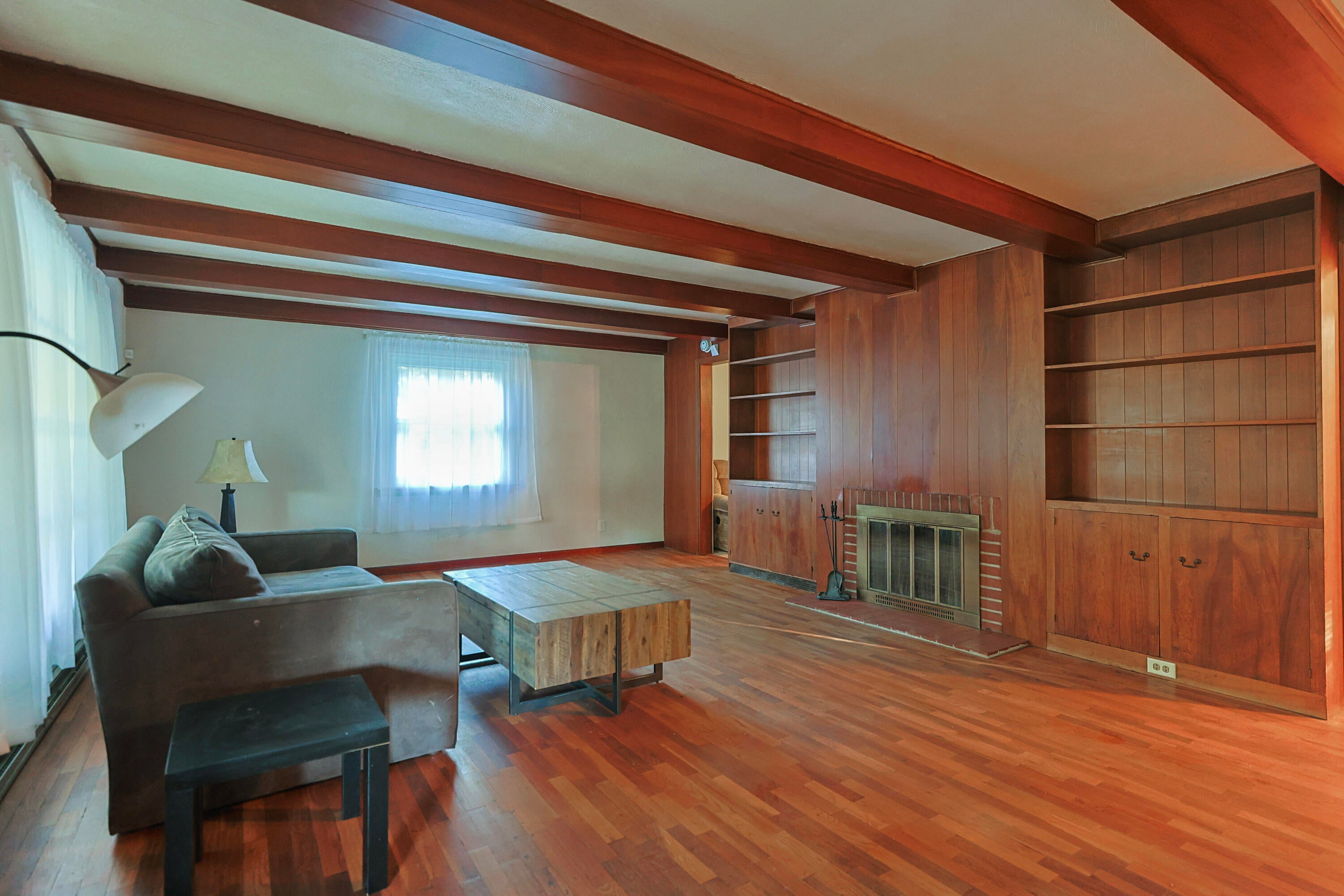 1212 E Bertrand Road