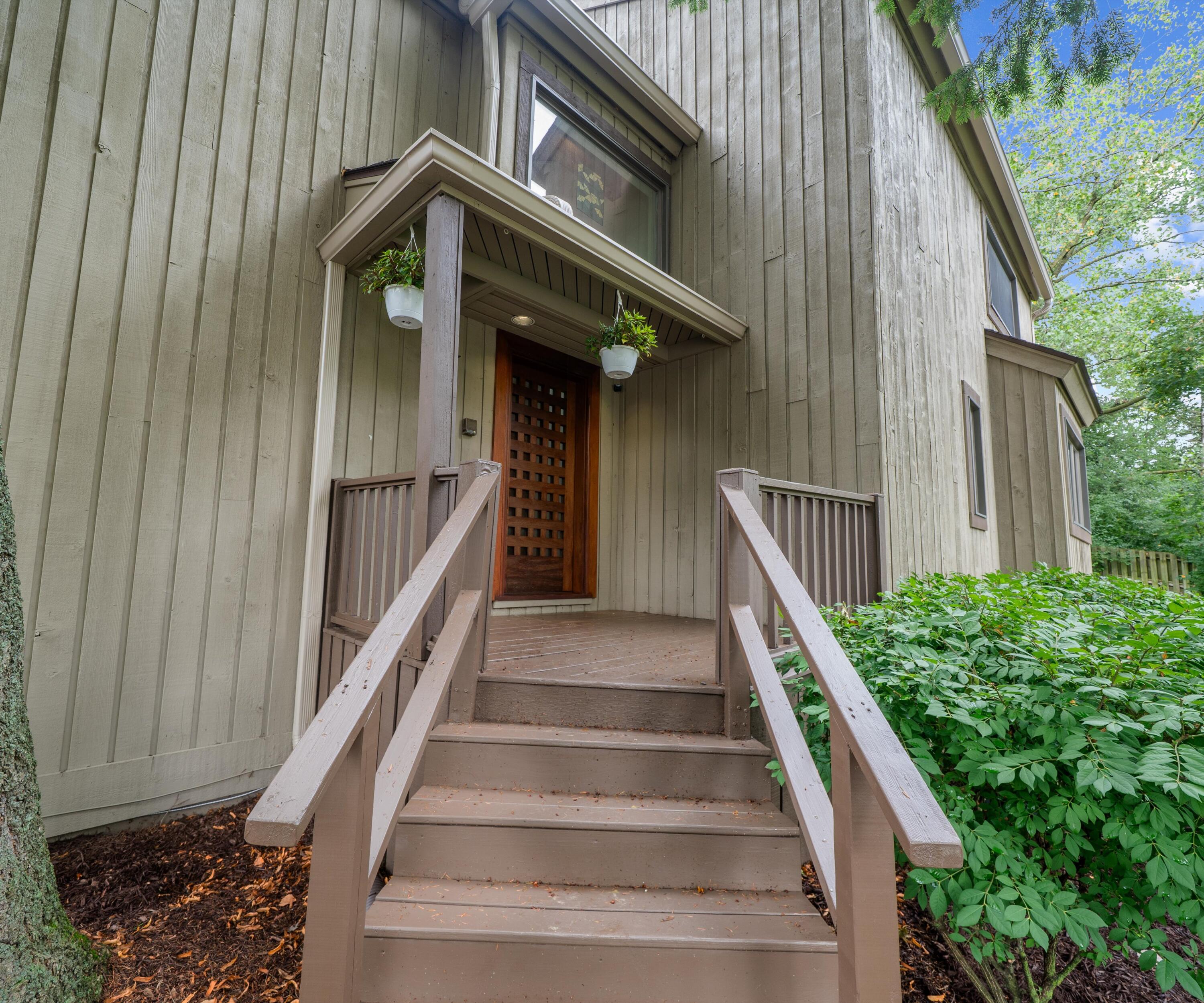 3735 Tremont Lane