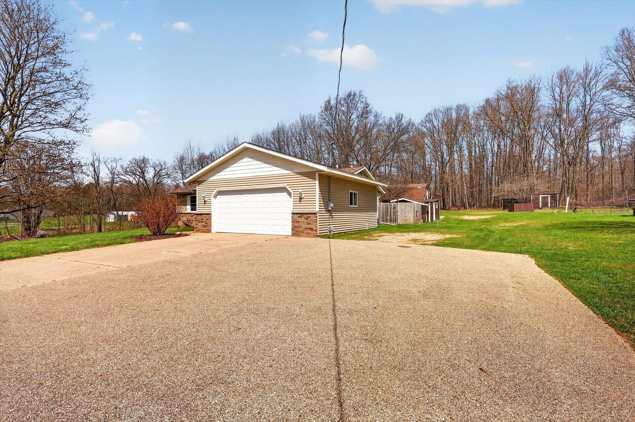 7045 17 Mile Road NE