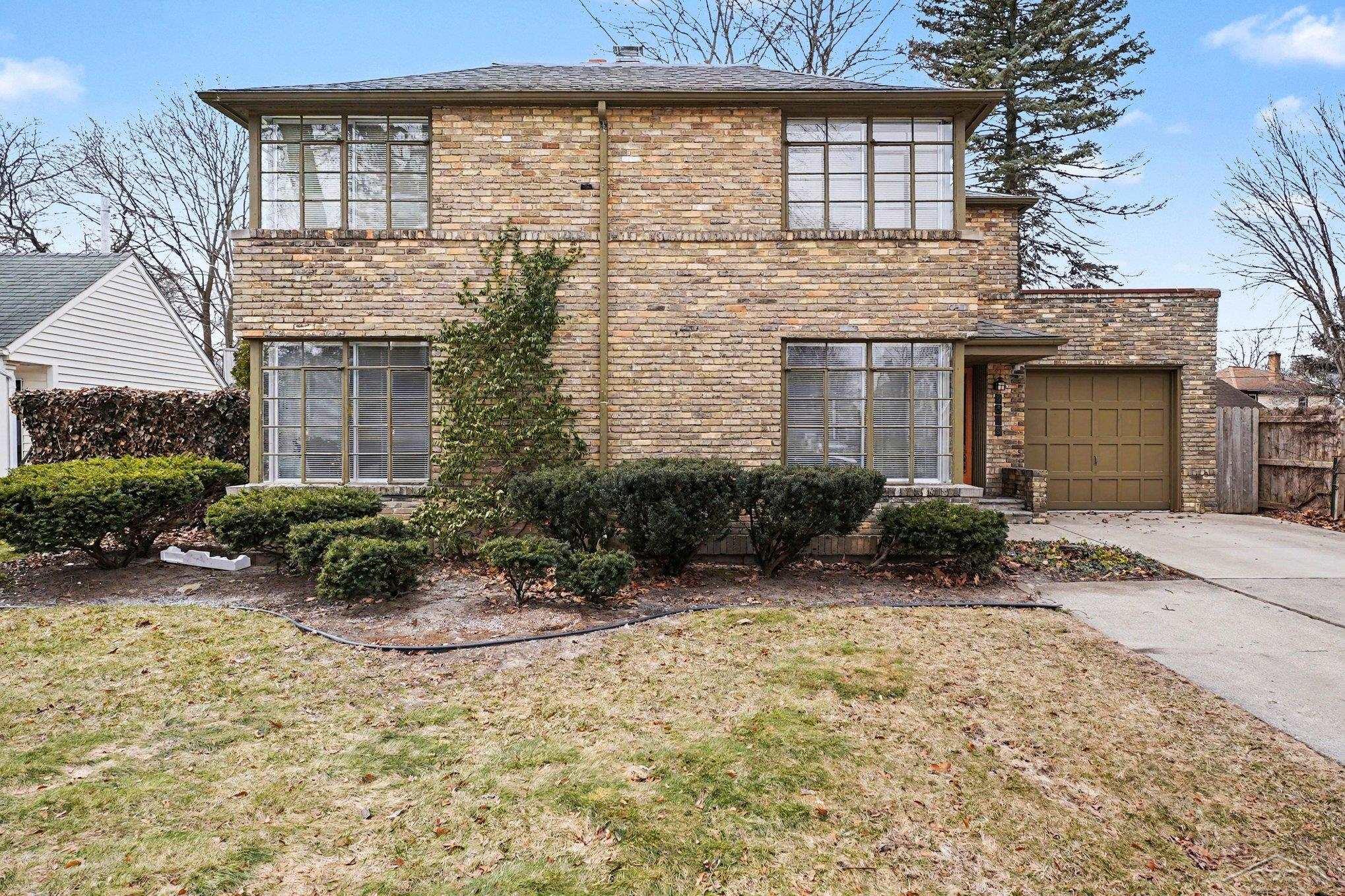 2319 Delaware Boulevard