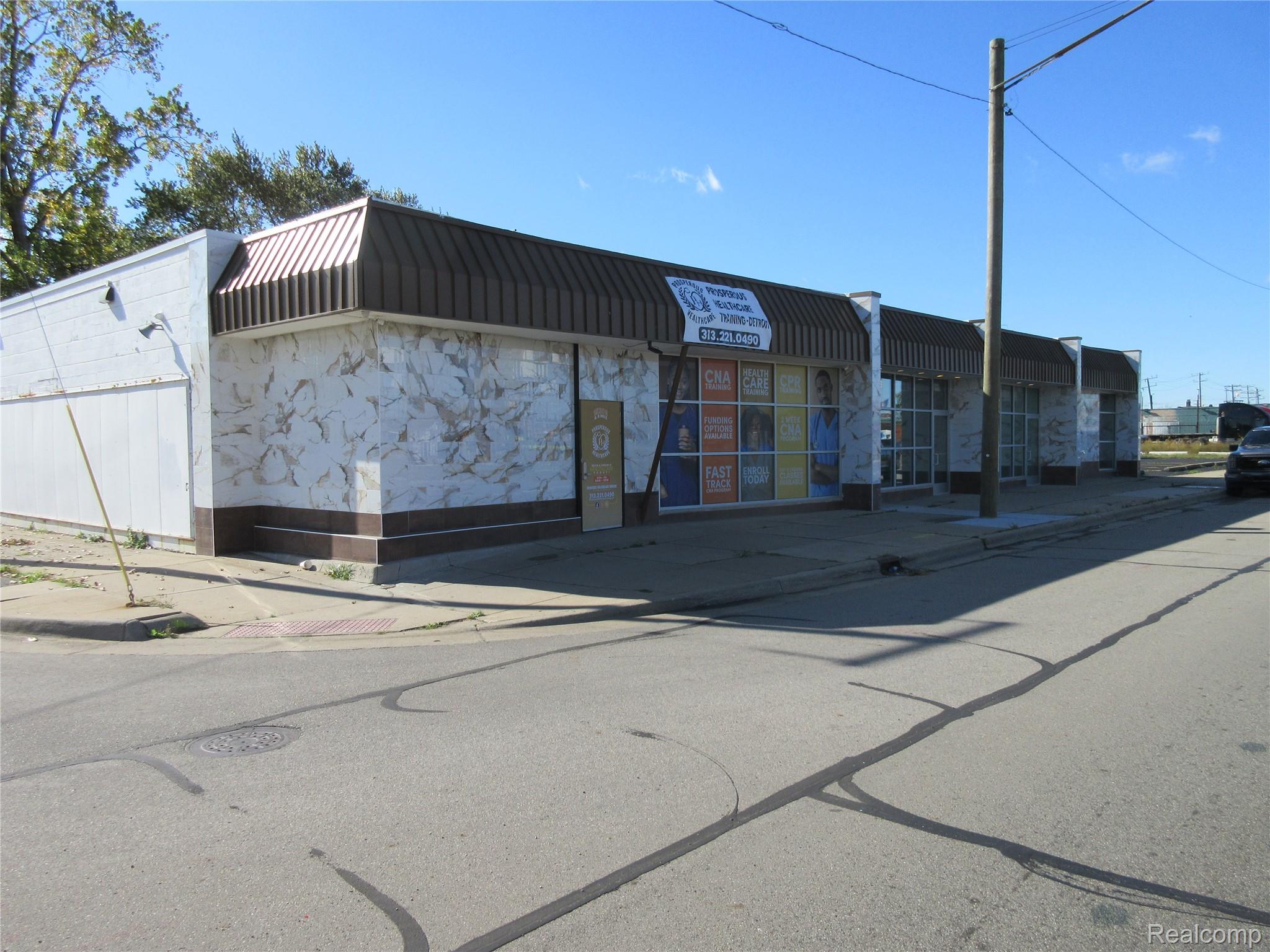 15300 E 8 Mile Road