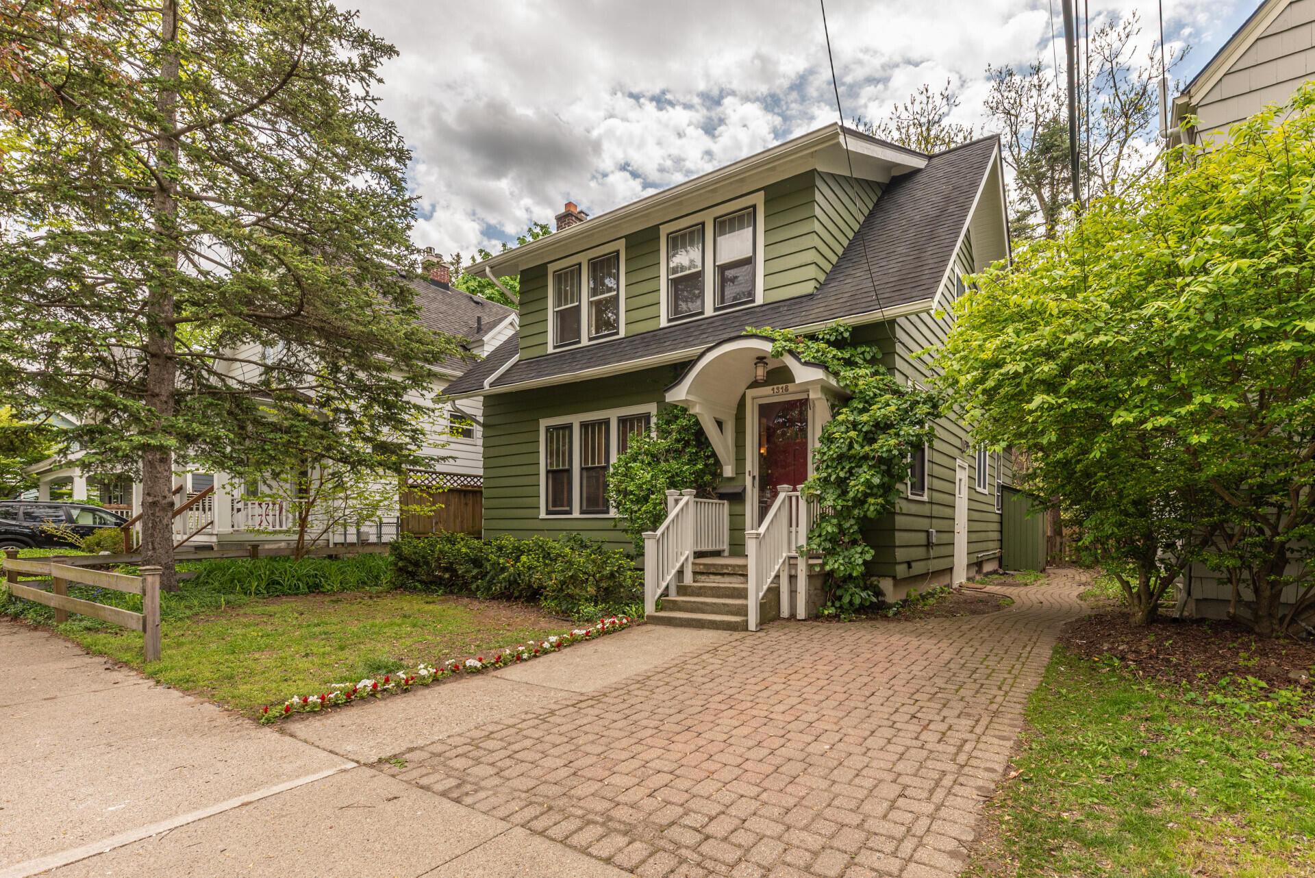 1318 Minerva Road