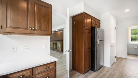 Tiny photo for 4845 KEITHDALE Lane, Bloomfield Charter Township, MI 48302 (MLS # 20261022945)