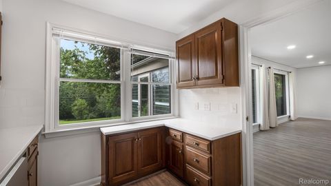 Tiny photo for 4845 KEITHDALE Lane, Bloomfield Charter Township, MI 48302 (MLS # 20261022945)