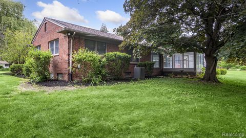 Tiny photo for 4845 KEITHDALE Lane, Bloomfield Charter Township, MI 48302 (MLS # 20261022945)