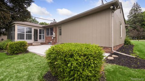 Tiny photo for 4845 KEITHDALE Lane, Bloomfield Charter Township, MI 48302 (MLS # 20261022945)