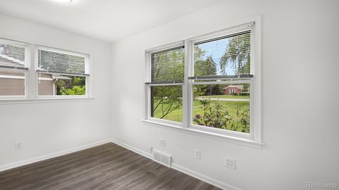 Tiny photo for 4845 KEITHDALE Lane, Bloomfield Charter Township, MI 48302 (MLS # 20261022945)