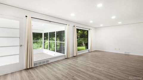 Tiny photo for 4845 KEITHDALE Lane, Bloomfield Charter Township, MI 48302 (MLS # 20261022945)