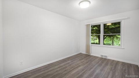 Tiny photo for 4845 KEITHDALE Lane, Bloomfield Charter Township, MI 48302 (MLS # 20261022945)