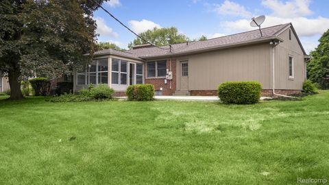 Tiny photo for 4845 KEITHDALE Lane, Bloomfield Charter Township, MI 48302 (MLS # 20261022945)