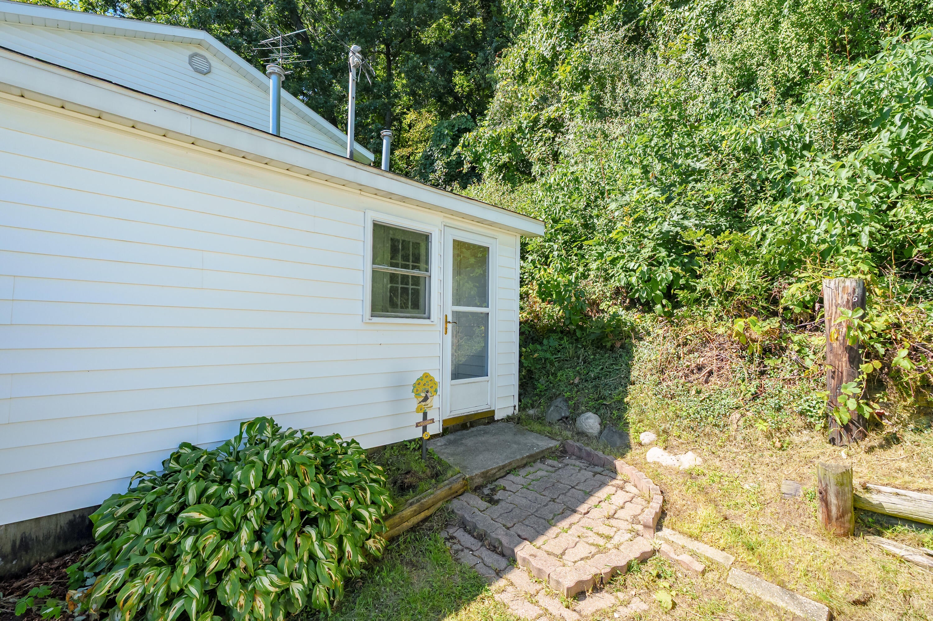 2351 Bristol Lake Road