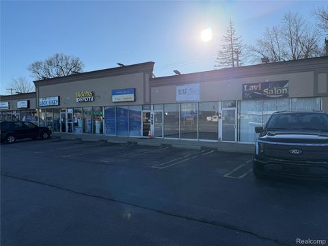 6749 Middlebelt Road Garden City City MI 48135