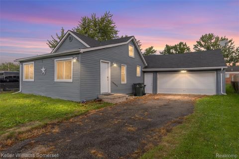 22937 Detour Street St Clair Shores City MI 48082