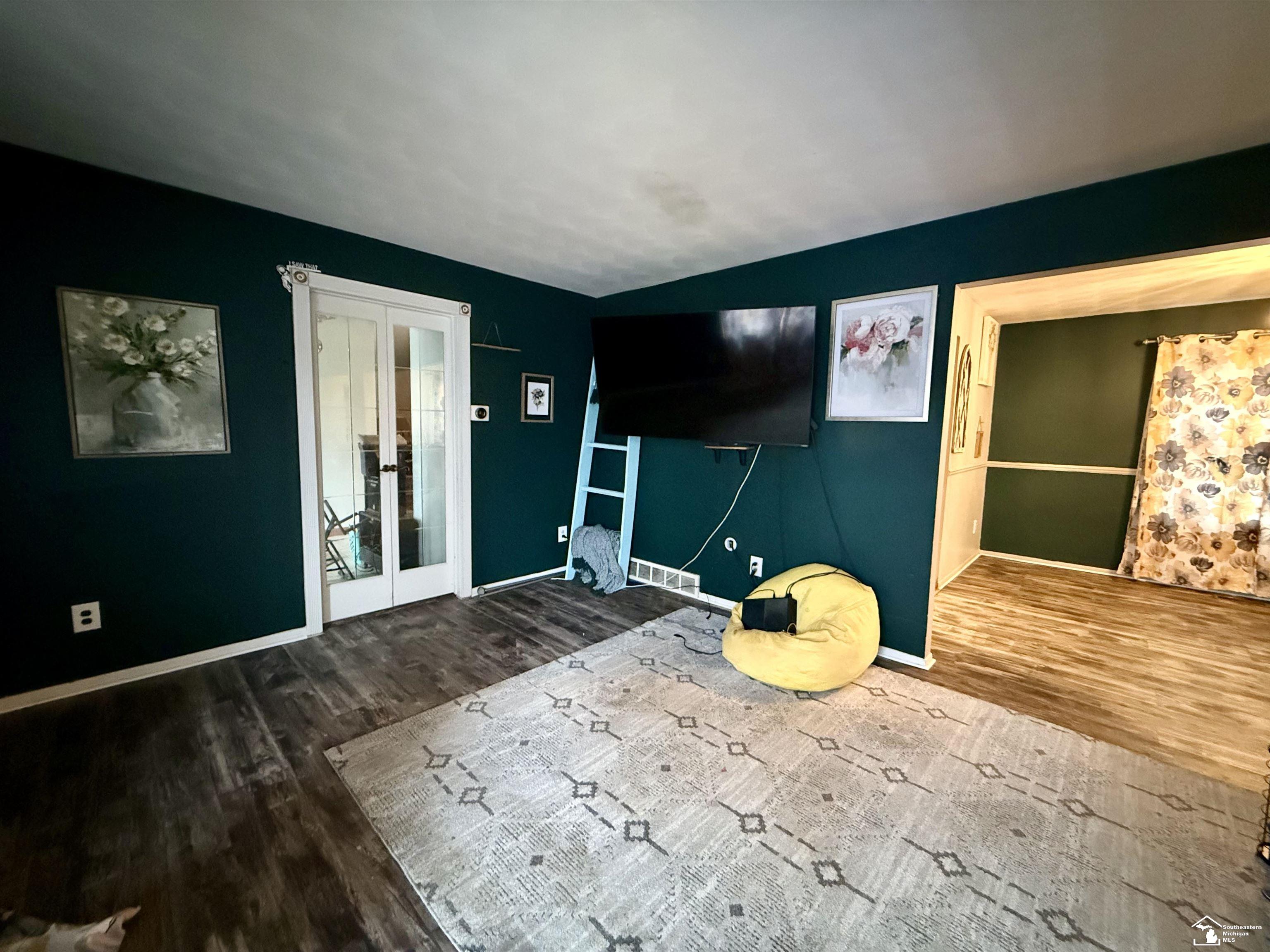 745 N Roessler Street