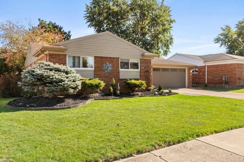 Photo of 35408 Simon Drive, Clinton Charter Township, MI 48035 (MLS # 58050225419)