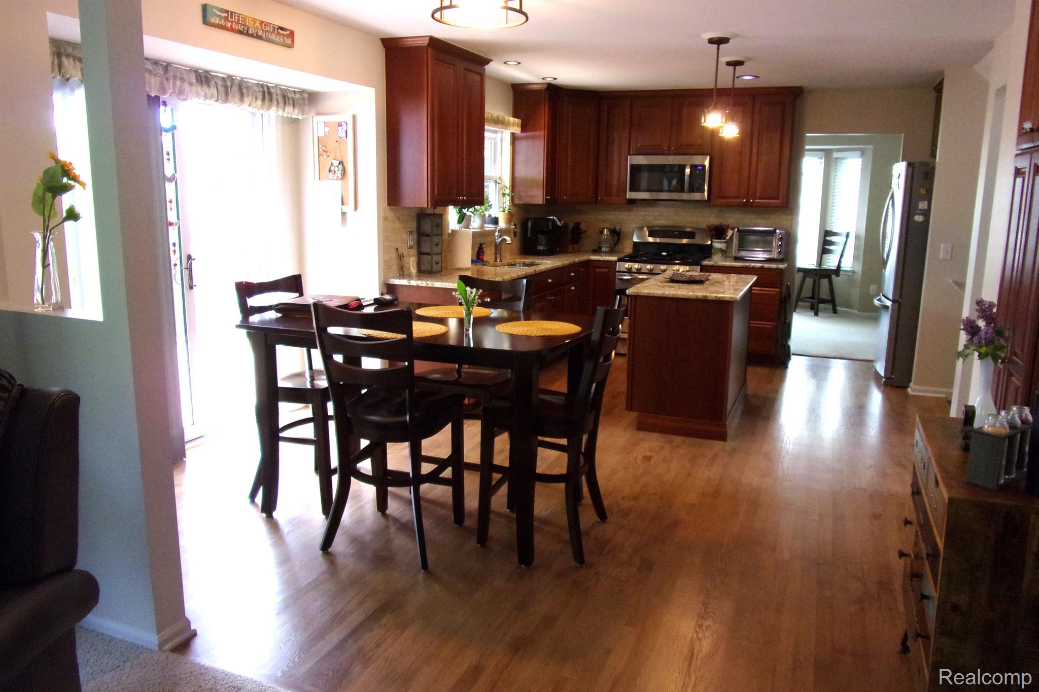 3163 W RIDGE Court
