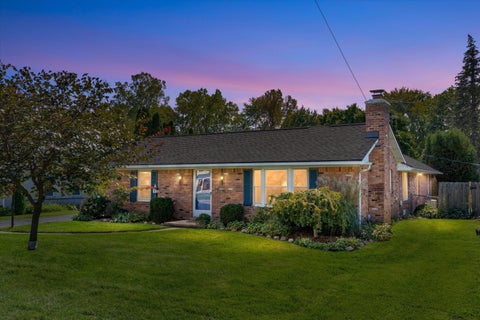 Photo of 854 Vanderpool Avenue, Troy City, MI 48083 (MLS # 81026053804)