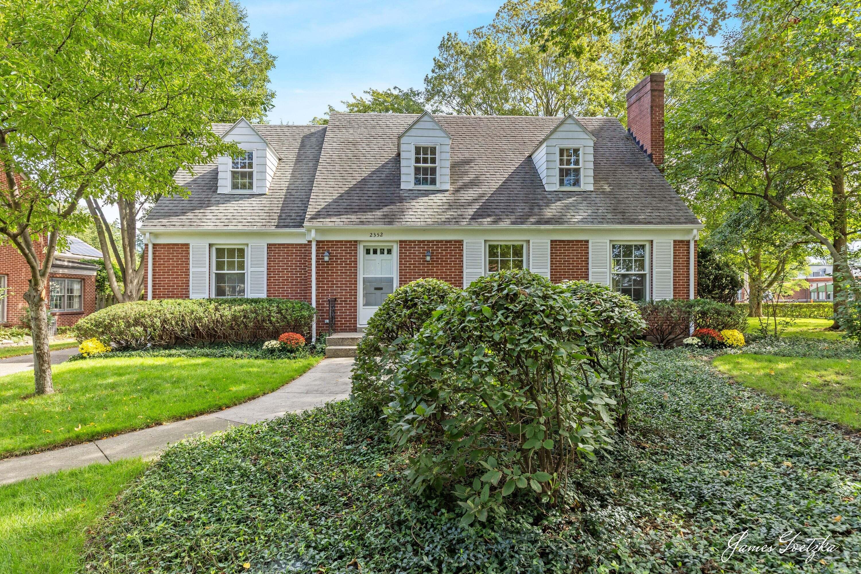 2352 SE Jefferson Drive SE