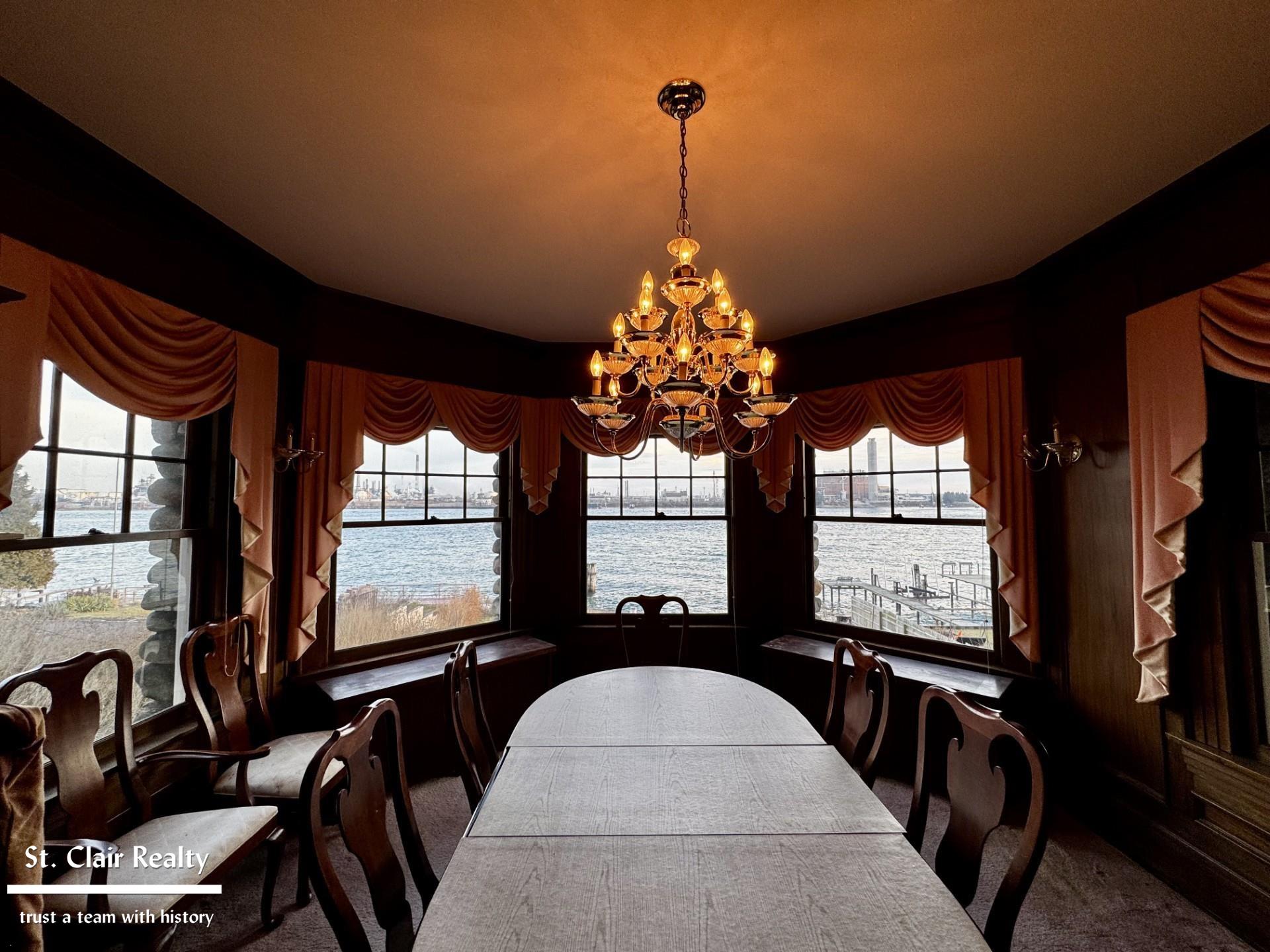 2704 Military Street