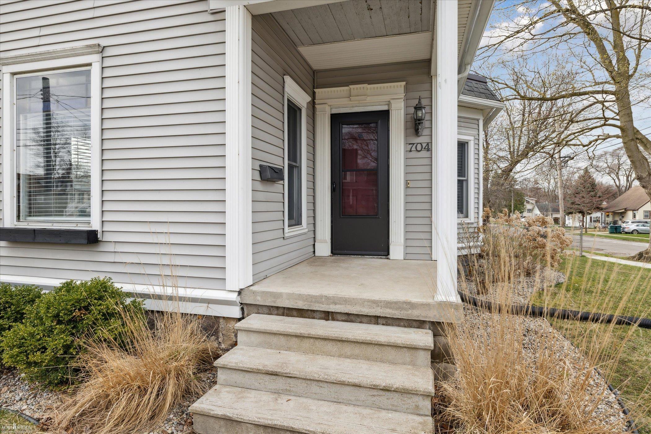 704 E Oliver Street