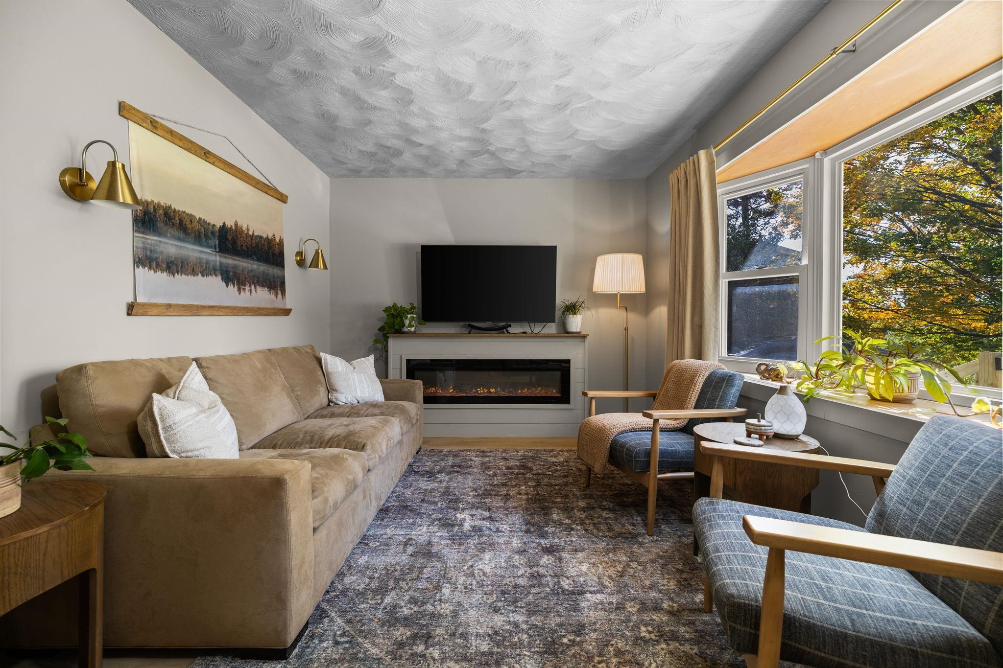 7297 Whispering Hills