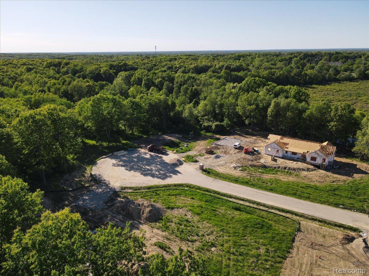 5000 Metamora Ridge