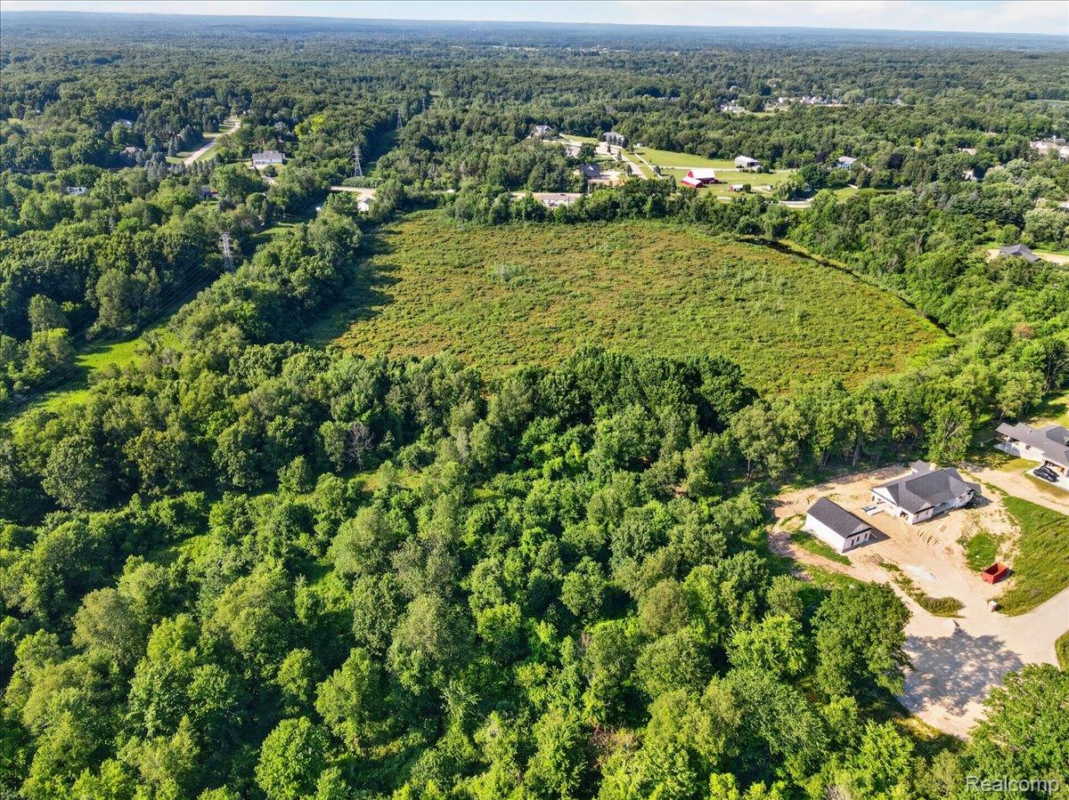 5000 Metamora Ridge