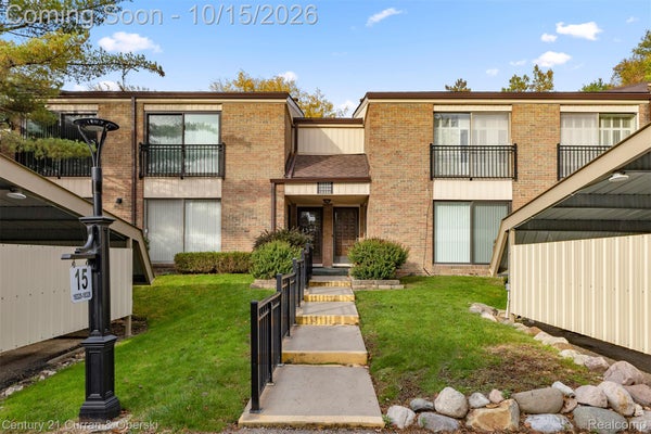 18326 UNIVERSITY PARK DR, LIVONIA, MI 48152 - Image 0817e98d448372ae74798bcda9efb14a/247298233