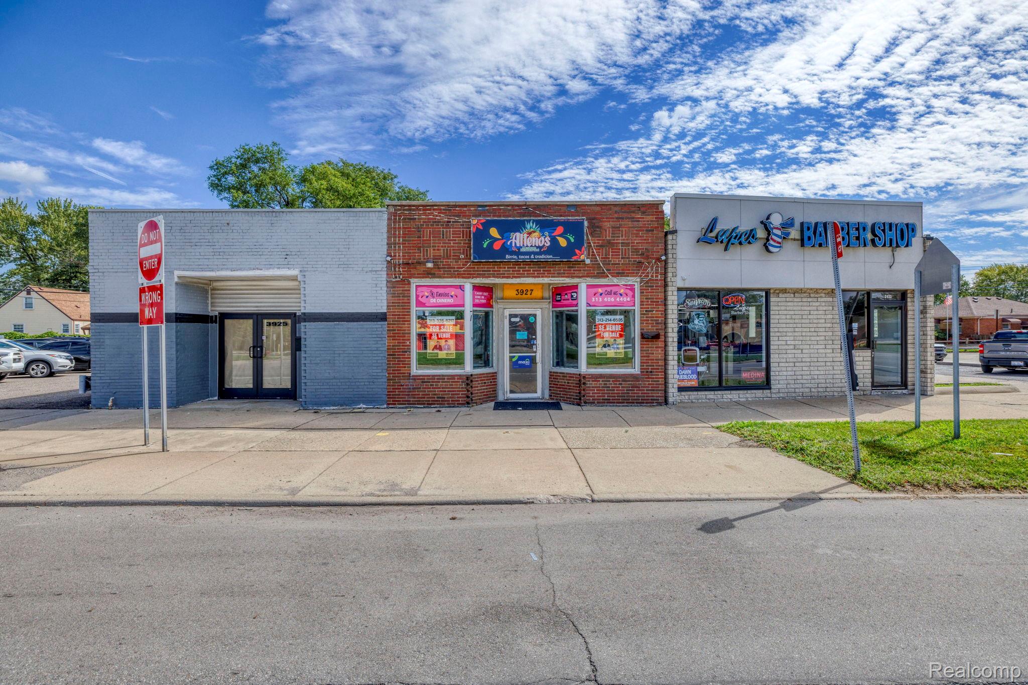 3927 Fort Street