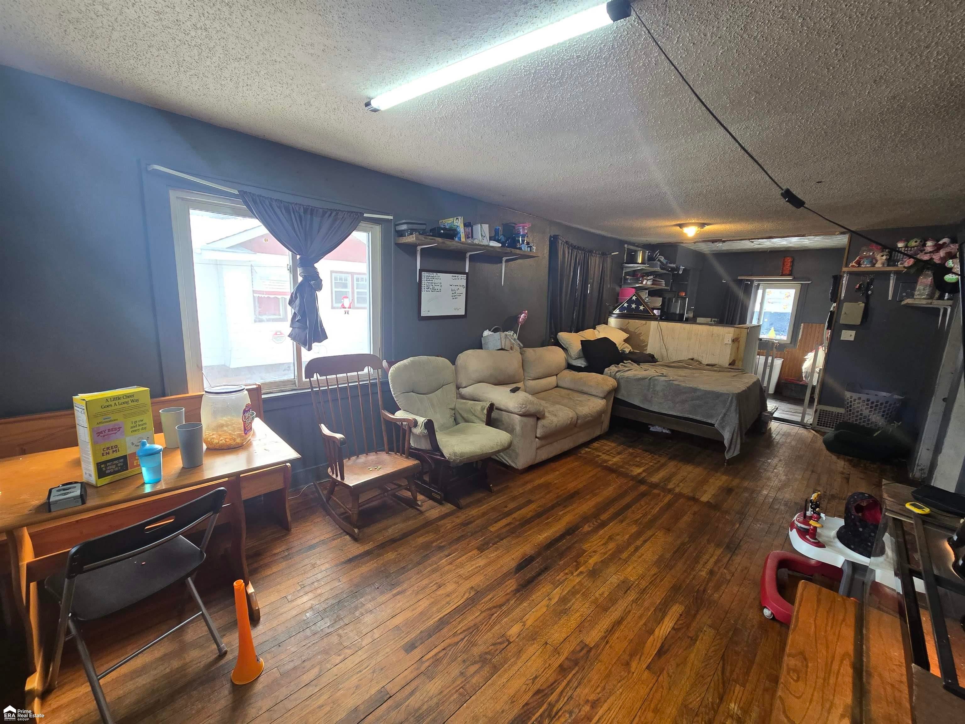 855 Victoria Avenue