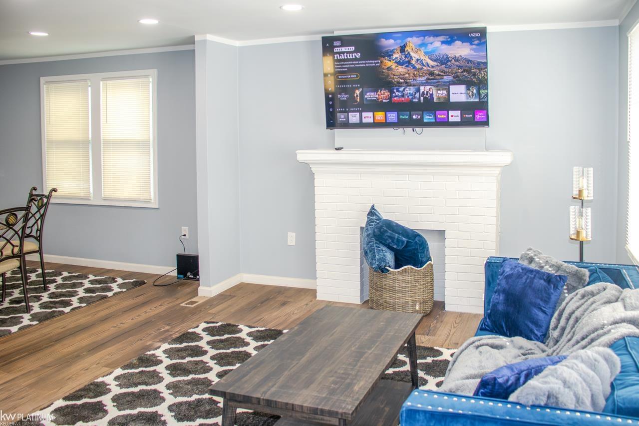 11835 Sanford Street