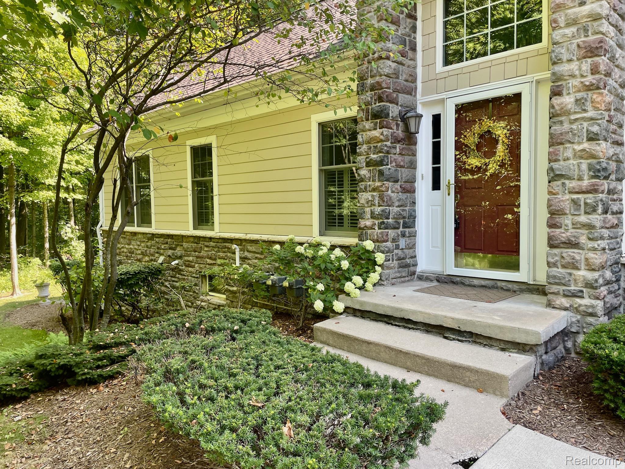 49676 Timber Trail