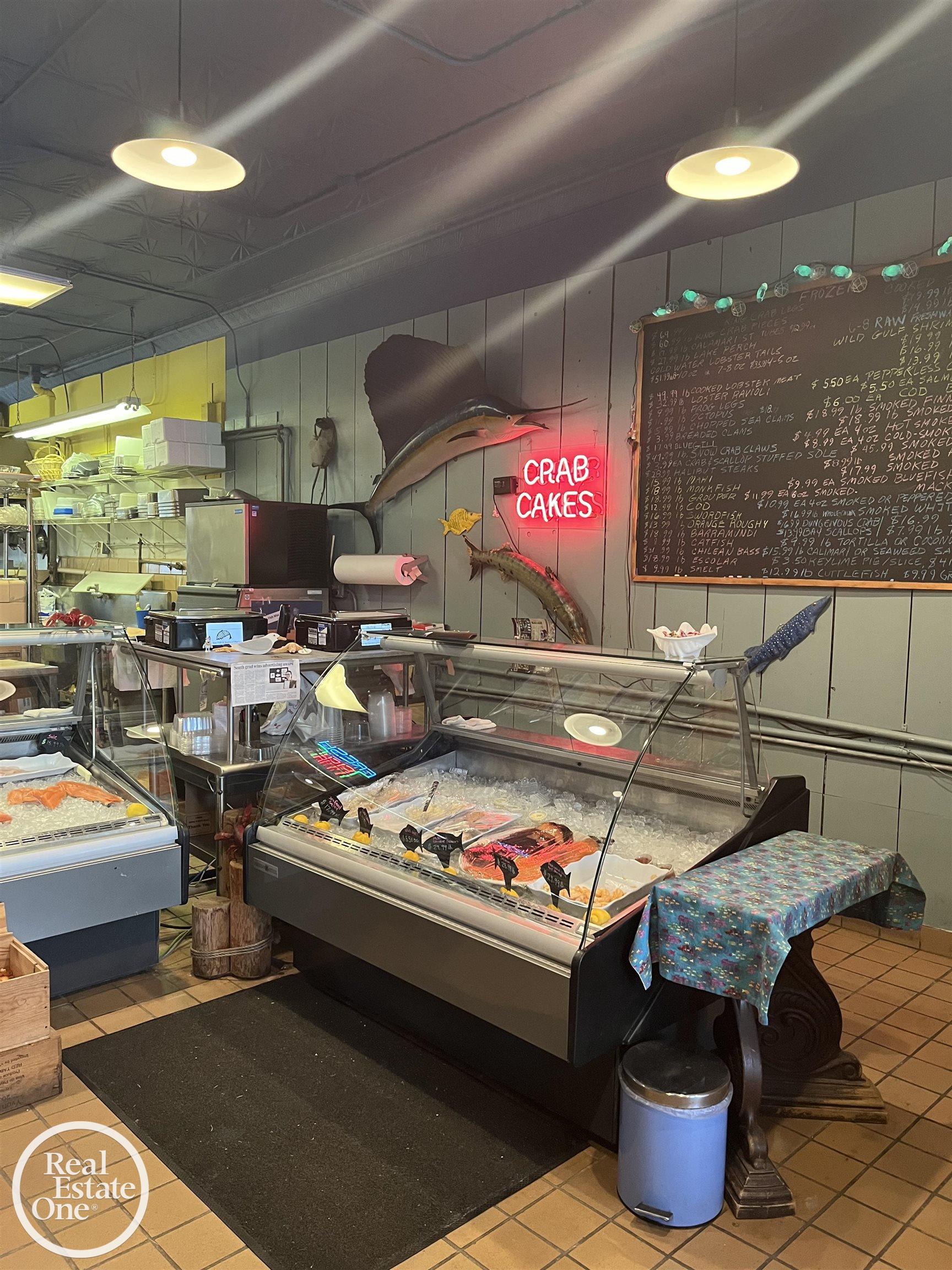 19531 Mack Avenue Avenue