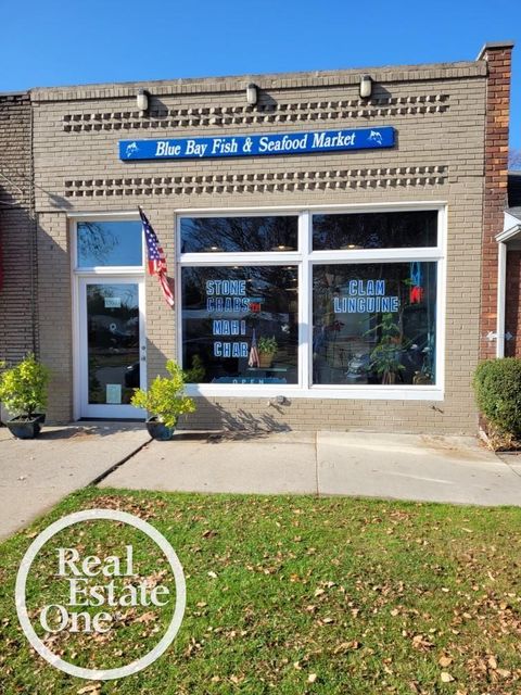 19531 Mack Avenue Avenue Grosse Pointe Woods City MI 48236