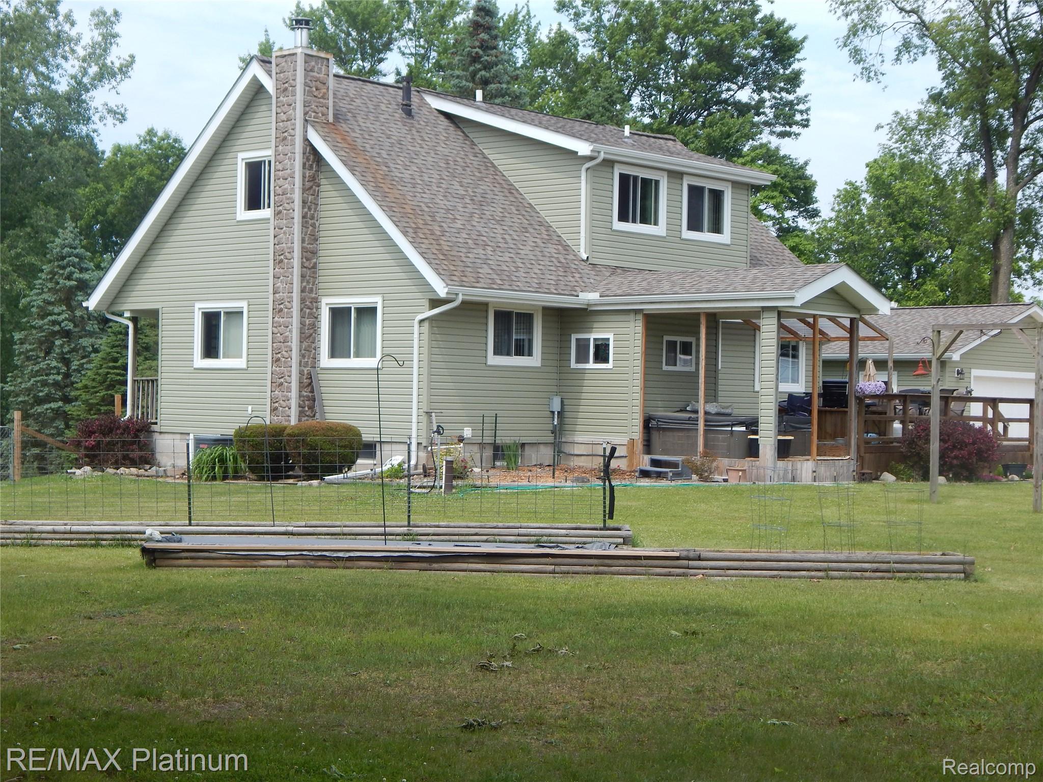 2025 W Rose Center Road