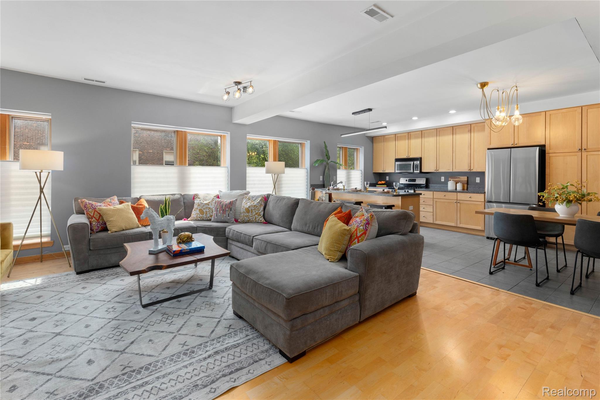 434 W Alexandrine Street 102