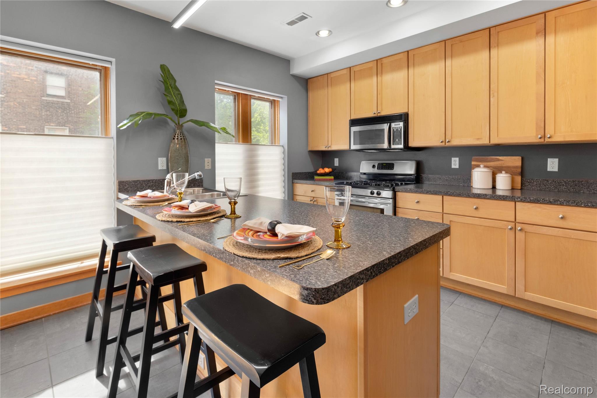 Detroit City, Michigan 48201, United States, 2 Bedrooms Bedrooms, ,2 BathroomsBathrooms,Residential,Active,178812