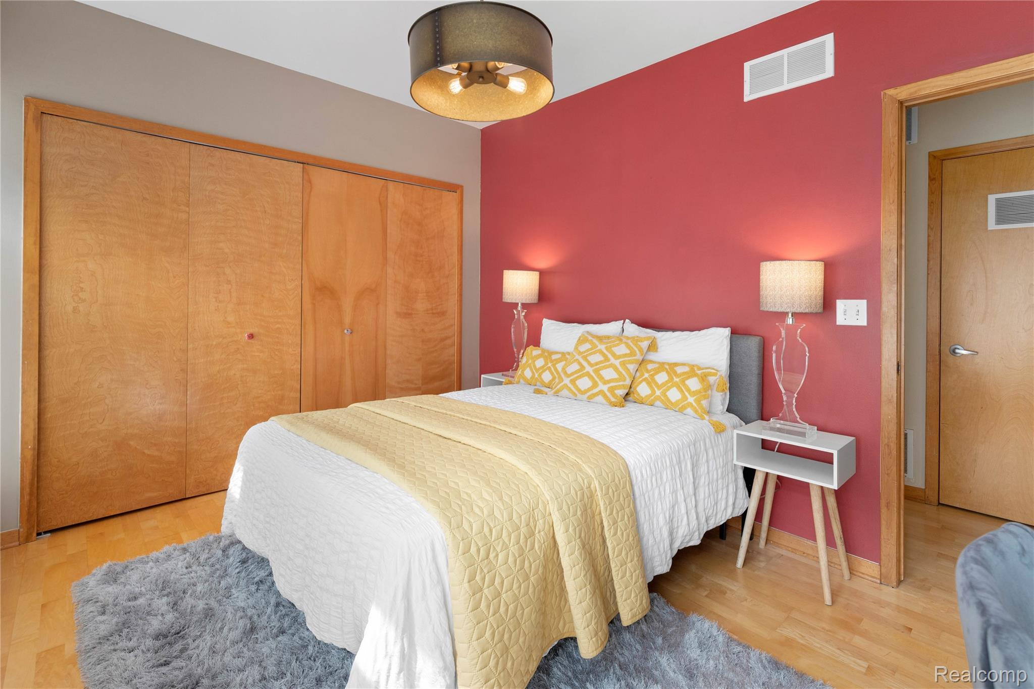 Detroit City, Michigan 48201, United States, 2 Bedrooms Bedrooms, ,2 BathroomsBathrooms,Residential,Active,178812