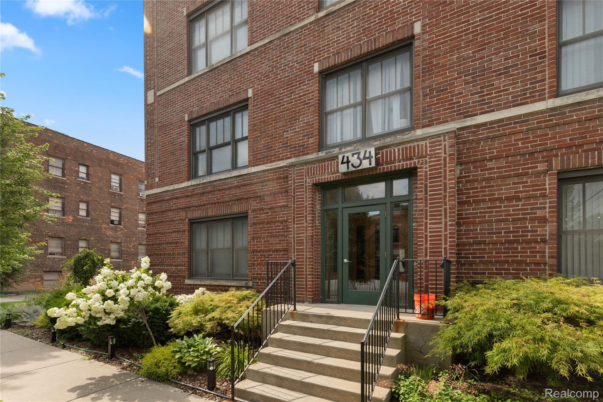 Detroit City, Michigan 48201, United States, 2 Bedrooms Bedrooms, ,2 BathroomsBathrooms,Residential,Active,178812