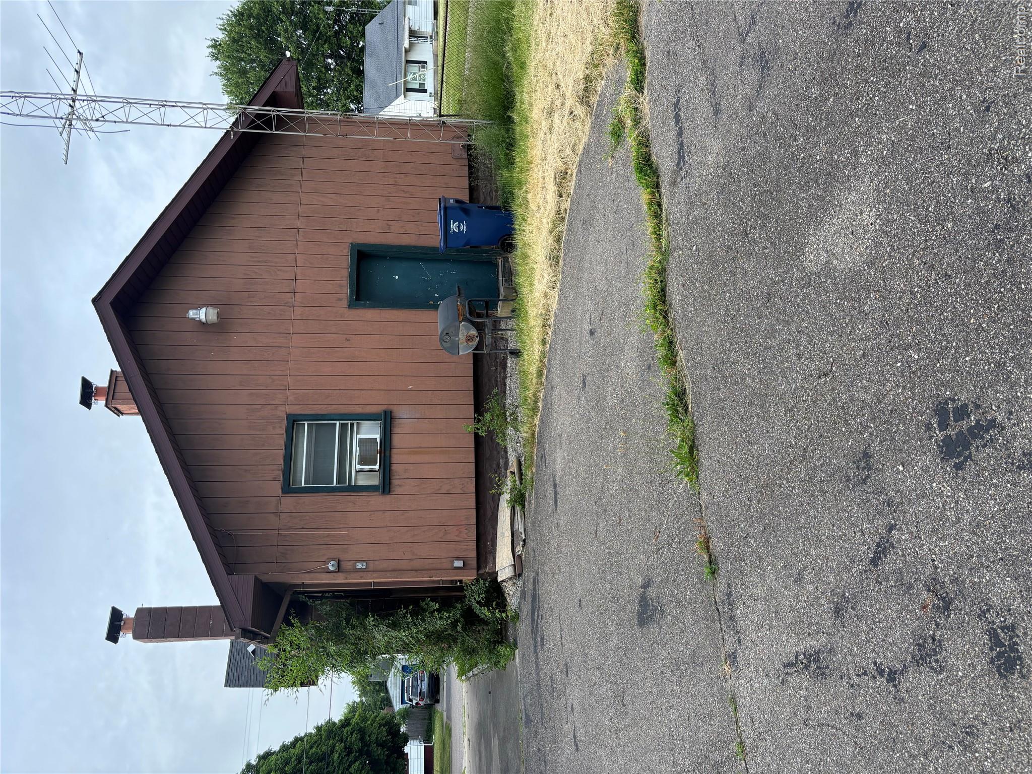 1122 Simcoe Avenue