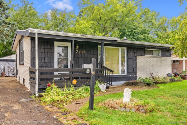 1178 DUDLEY AVE, PONTIAC, MI 48342 - Image 083e180c2210fc9fbd97a8be2f1d7c7b/1811115066
