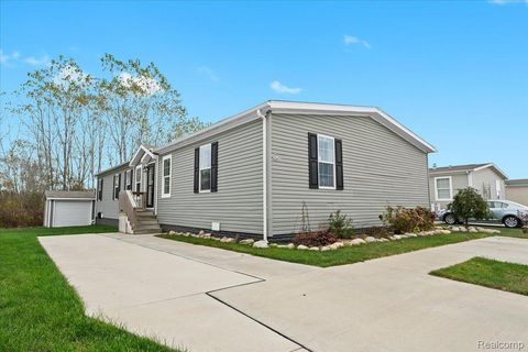 12361 Oak Ridge Circle Green Oak Township MI 48178
