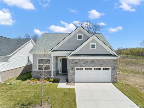 5545 Helmsdale Boulevard West Bloomfield Charter Township MI 48322